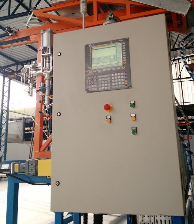 Painel de comando com CNC